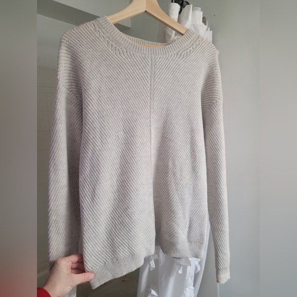 the isabeli sweater - Picture 2 of 5